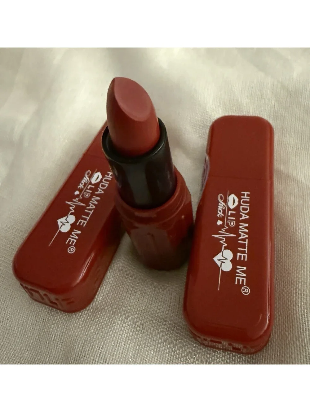 HUDA MATTE ME Matte Lipstick Lot of 3 Red Rose Nude Shades New